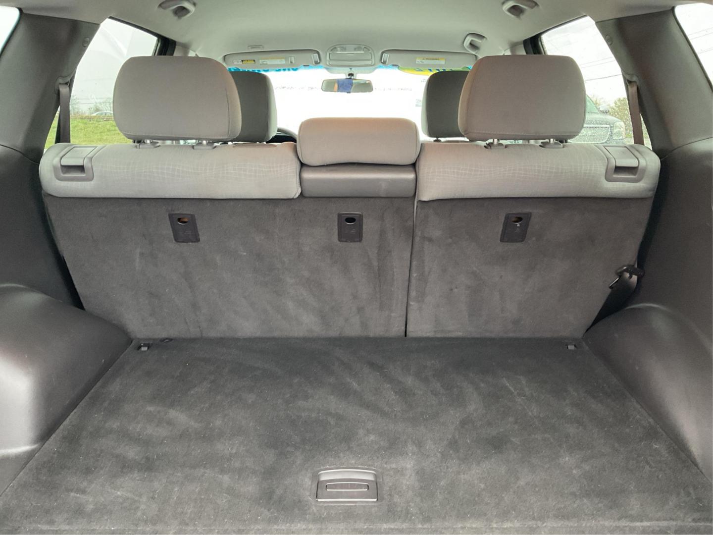 2012 Hyundai Santa Fe GLS (5XYZGDAB5CG) with an 2.4L I-4 DOHC engine, located at 1099 N County Rd 25A, Troy, OH, 45373, (937) 908-9800, 40.057079, -84.212883 - Photo#11