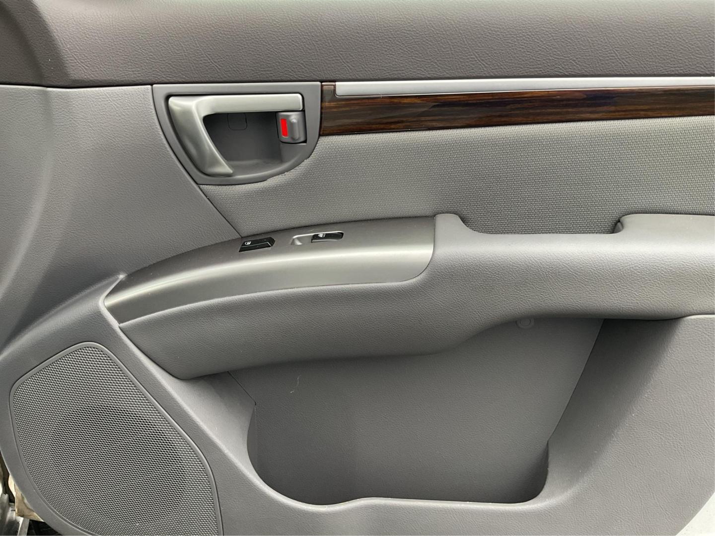 2012 Hyundai Santa Fe GLS (5XYZGDAB5CG) with an 2.4L I-4 DOHC engine, located at 1099 N County Rd 25A, Troy, OH, 45373, (937) 908-9800, 40.057079, -84.212883 - Photo#17
