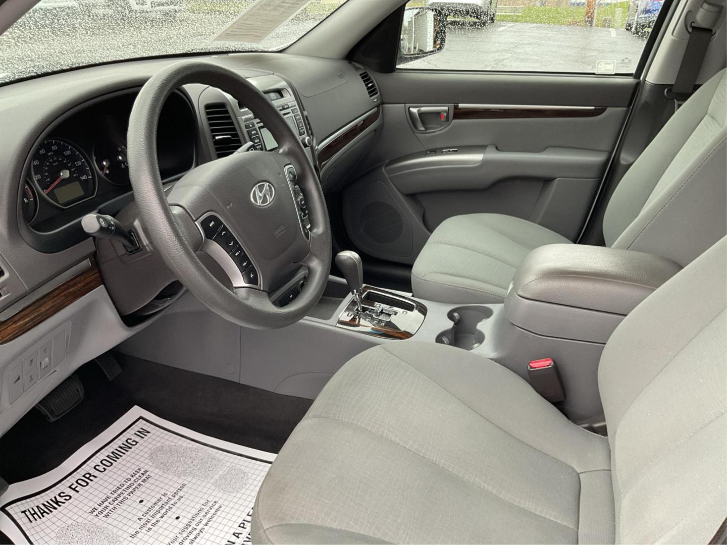 2012 Hyundai Santa Fe GLS (5XYZGDAB5CG) with an 2.4L I-4 DOHC engine, located at 1099 N County Rd 25A, Troy, OH, 45373, (937) 908-9800, 40.057079, -84.212883 - Photo#8