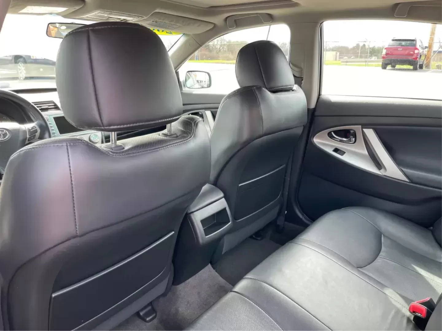2009 Toyota Camry SE V6 (4T1BK46K39U) with an 3.5L V-6 DOHC engine, located at 401 Woodman Dr, Riverside, OH, 45431, (937) 908-9800, 39.760899, -84.123421 - 2009 Toyota Camry SE V6 - Photo#9