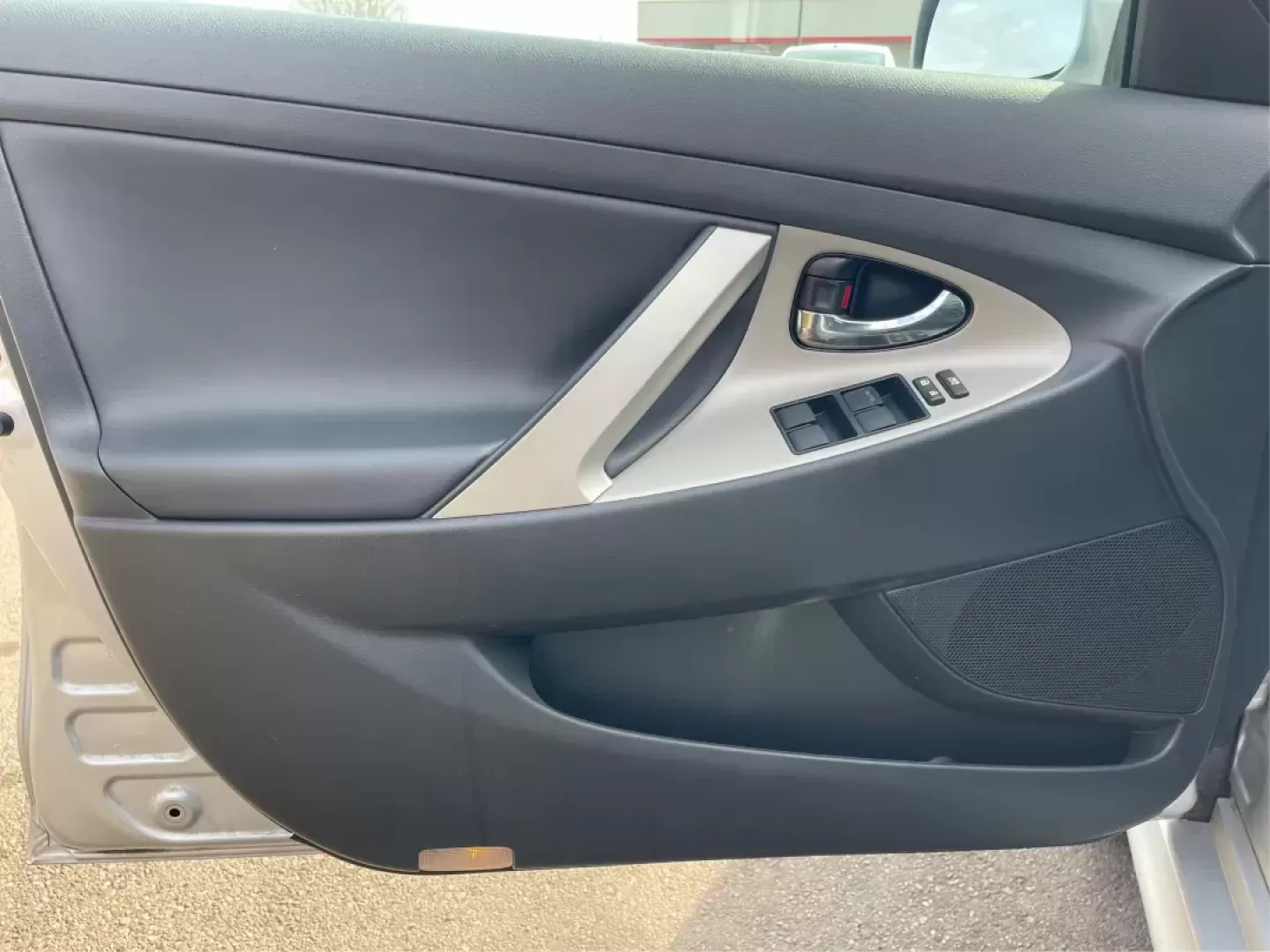 2009 Toyota Camry SE V6 (4T1BK46K39U) with an 3.5L V-6 DOHC engine, located at 401 Woodman Dr, Riverside, OH, 45431, (937) 908-9800, 39.760899, -84.123421 - 2009 Toyota Camry SE V6 - Photo#19