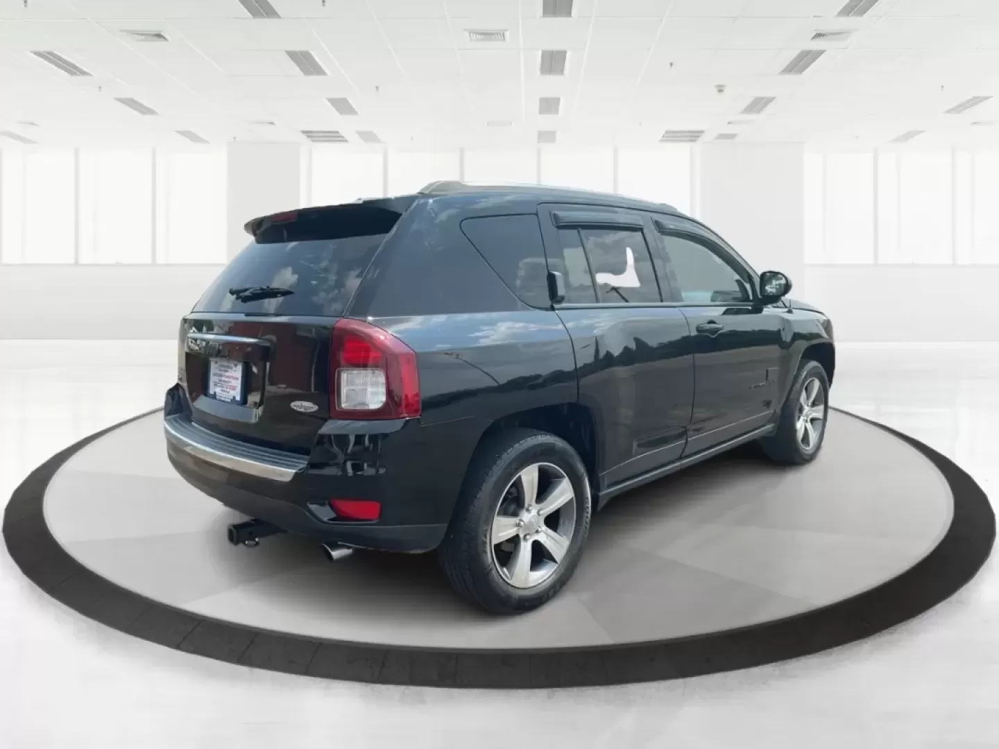 2016 Jeep Compass High Altitude Edition (1C4NJDEB2GD) with an 2.4L I-4 DOHC engine, located at 880 E. National Road, Vandalia, OH, 45377, (937) 908-9800, 39.891918, -84.183594 - **Adventure Awaits with this 2016 Jeep Compass High Altitude Edition!**<br /> <br /> Are you ready to elevate your driving experience? Perfect for weekend getaways or long commutes, this 2016 Jeep Compass High Altitude Edition is designed to tackle any journey with confidence and style. At Advantage - Photo#2