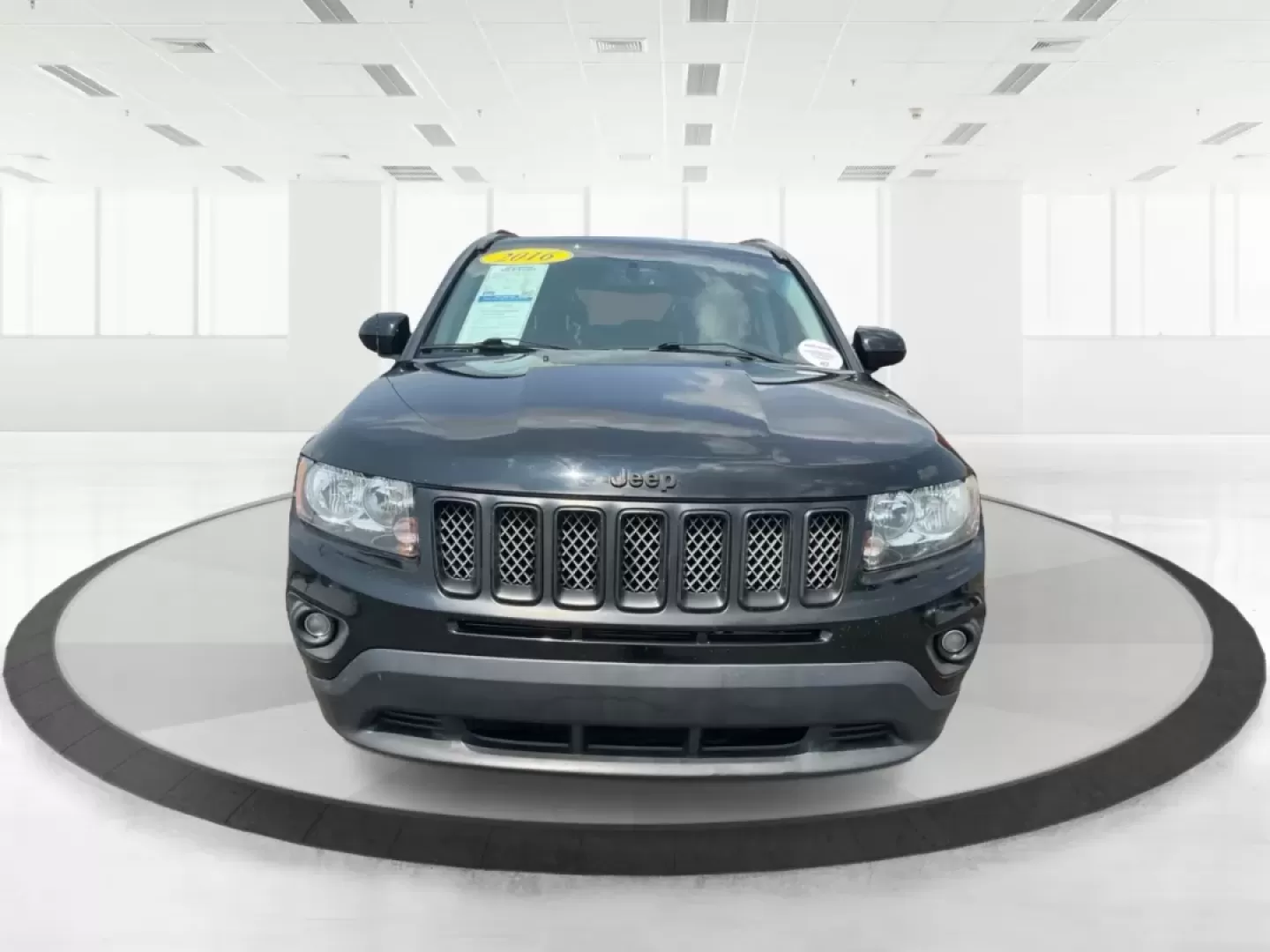 2016 Jeep Compass High Altitude Edition (1C4NJDEB2GD) with an 2.4L I-4 DOHC engine, located at 880 E. National Road, Vandalia, OH, 45377, (937) 908-9800, 39.891918, -84.183594 - **Adventure Awaits with this 2016 Jeep Compass High Altitude Edition!**<br /> <br /> Are you ready to elevate your driving experience? Perfect for weekend getaways or long commutes, this 2016 Jeep Compass High Altitude Edition is designed to tackle any journey with confidence and style. At Advantage - Photo#7