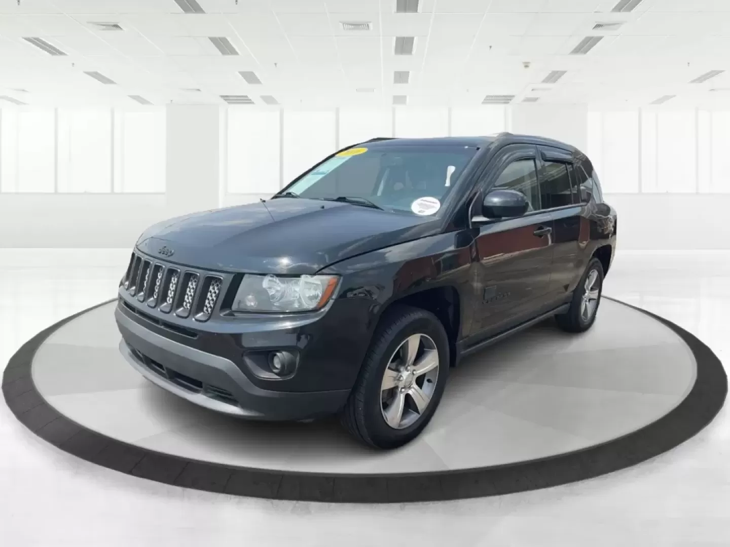 2016 Jeep Compass High Altitude Edition (1C4NJDEB2GD) with an 2.4L I-4 DOHC engine, located at 880 E. National Road, Vandalia, OH, 45377, (937) 908-9800, 39.891918, -84.183594 - **Adventure Awaits with this 2016 Jeep Compass High Altitude Edition!**<br /> <br /> Are you ready to elevate your driving experience? Perfect for weekend getaways or long commutes, this 2016 Jeep Compass High Altitude Edition is designed to tackle any journey with confidence and style. At Advantage - Photo#8