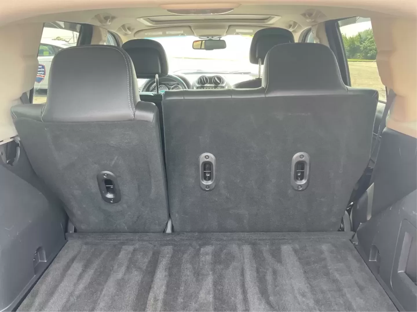 2016 Jeep Compass High Altitude Edition (1C4NJDEB2GD) with an 2.4L I-4 DOHC engine, located at 880 E. National Road, Vandalia, OH, 45377, (937) 908-9800, 39.891918, -84.183594 - **Adventure Awaits with this 2016 Jeep Compass High Altitude Edition!**<br /> <br /> Are you ready to elevate your driving experience? Perfect for weekend getaways or long commutes, this 2016 Jeep Compass High Altitude Edition is designed to tackle any journey with confidence and style. At Advantage - Photo#11