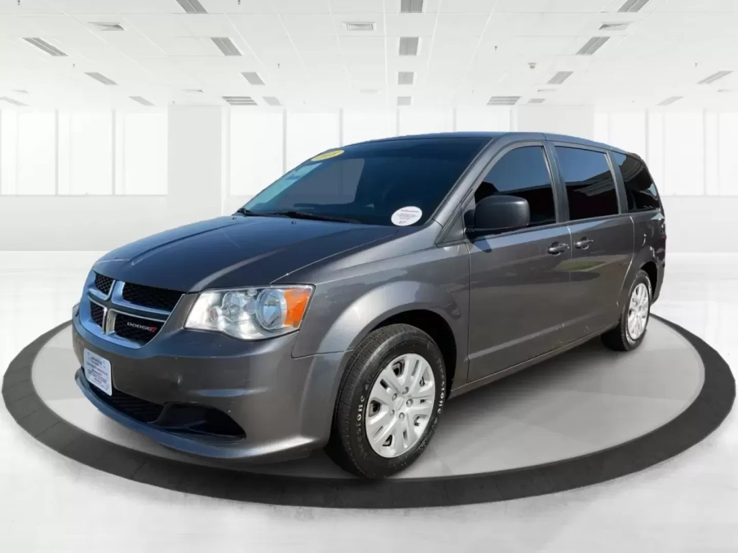 2018 Dodge Grand Caravan SE (2C4RDGBG5JR) with an Pentastar 3.6L V-6 DOHC engine, located at 880 E. National Road, Vandalia, OH, 45377, (937) 908-9800, 39.891918, -84.183594 - **Explore the Open Road in Style with the 2018 Dodge Grand Caravan Perfect for Families on the Go!**<br /> <br /> Are you searching for a reliable vehicle that caters to your family's needs while offering comfort and versatility? Look no further than the 2018 Dodge Grand Caravan SE, available now a - Photo#8