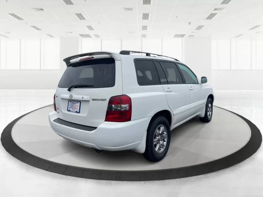 2007 Toyota Highlander V6 | Sport V6 (JTEGP21A370) with an 3.3L V-6 DOHC engine, located at 1230 East Main St, Xenia, OH, 45385, (937) 908-9800, 39.688026, -83.910172 - 2007 Toyota Highlander V6 | Sport V6 - Photo#2