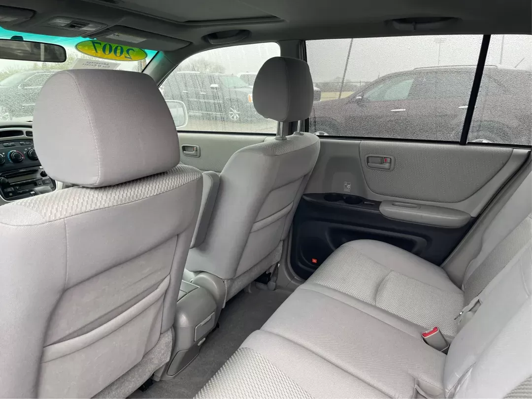 2007 Toyota Highlander V6 | Sport V6 (JTEGP21A370) with an 3.3L V-6 DOHC engine, located at 1230 East Main St, Xenia, OH, 45385, (937) 908-9800, 39.688026, -83.910172 - 2007 Toyota Highlander V6 | Sport V6 - Photo#9