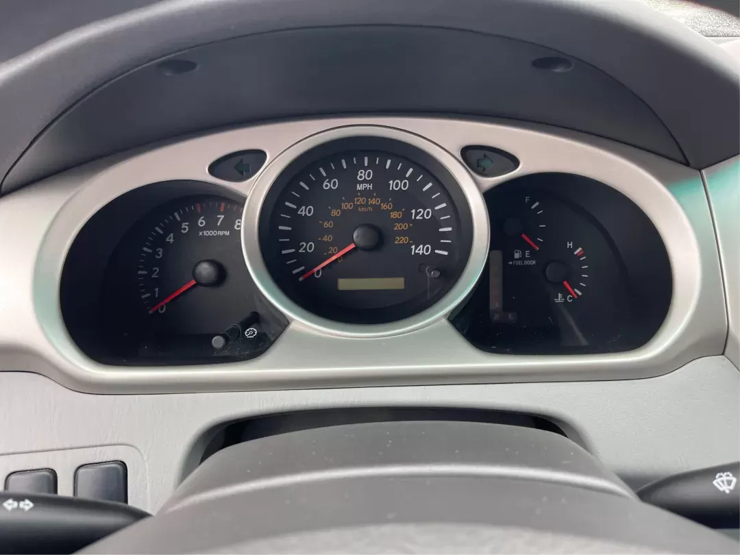 2007 Toyota Highlander V6 | Sport V6 (JTEGP21A370) with an 3.3L V-6 DOHC engine, located at 1230 East Main St, Xenia, OH, 45385, (937) 908-9800, 39.688026, -83.910172 - 2007 Toyota Highlander V6 | Sport V6 - Photo#14