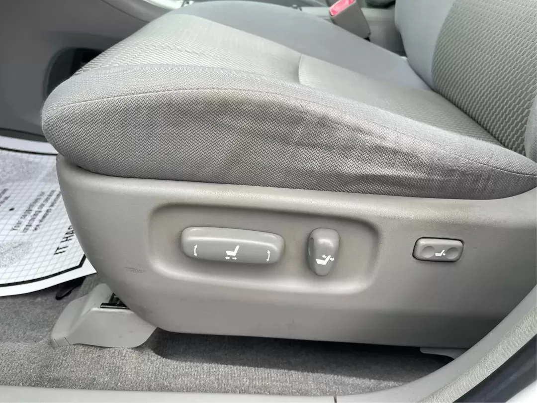 2007 Toyota Highlander V6 | Sport V6 (JTEGP21A370) with an 3.3L V-6 DOHC engine, located at 1230 East Main St, Xenia, OH, 45385, (937) 908-9800, 39.688026, -83.910172 - 2007 Toyota Highlander V6 | Sport V6 - Photo#17