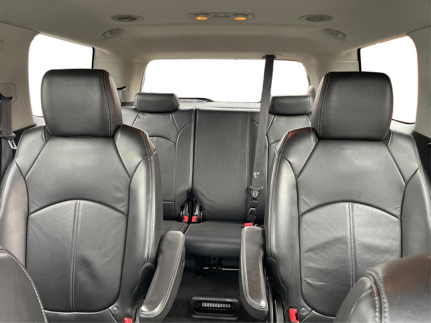 2014 GMC Acadia SLT-1 (1GKKVRKD2EJ) with an 3.6L V-6 gasoline direct injection engine, located at 1099 N County Rd 25A, Troy, OH, 45373, (937) 908-9800, 40.057079, -84.212883 - Photo#13