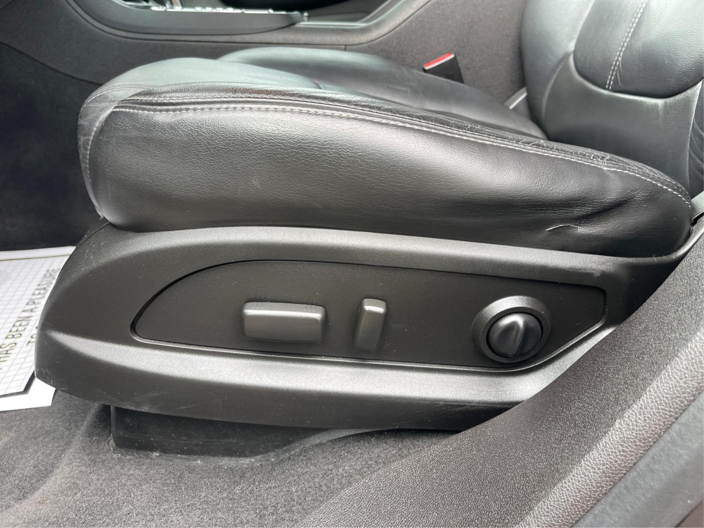 2014 GMC Acadia SLT-1 (1GKKVRKD2EJ) with an 3.6L V-6 gasoline direct injection engine, located at 1099 N County Rd 25A, Troy, OH, 45373, (937) 908-9800, 40.057079, -84.212883 - Photo#17