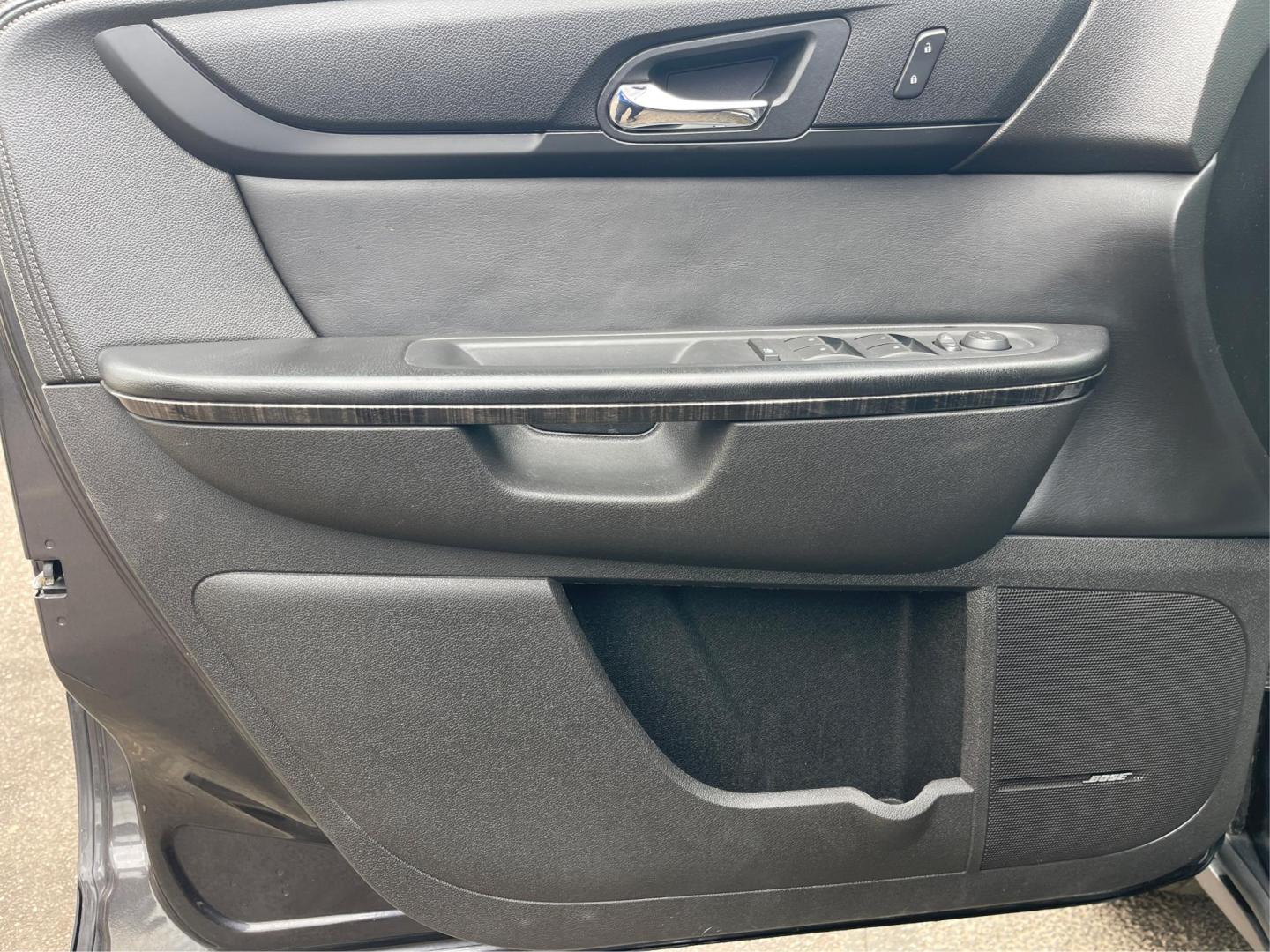 2014 GMC Acadia SLT-1 (1GKKVRKD2EJ) with an 3.6L V-6 gasoline direct injection engine, located at 1099 N County Rd 25A, Troy, OH, 45373, (937) 908-9800, 40.057079, -84.212883 - Photo#18