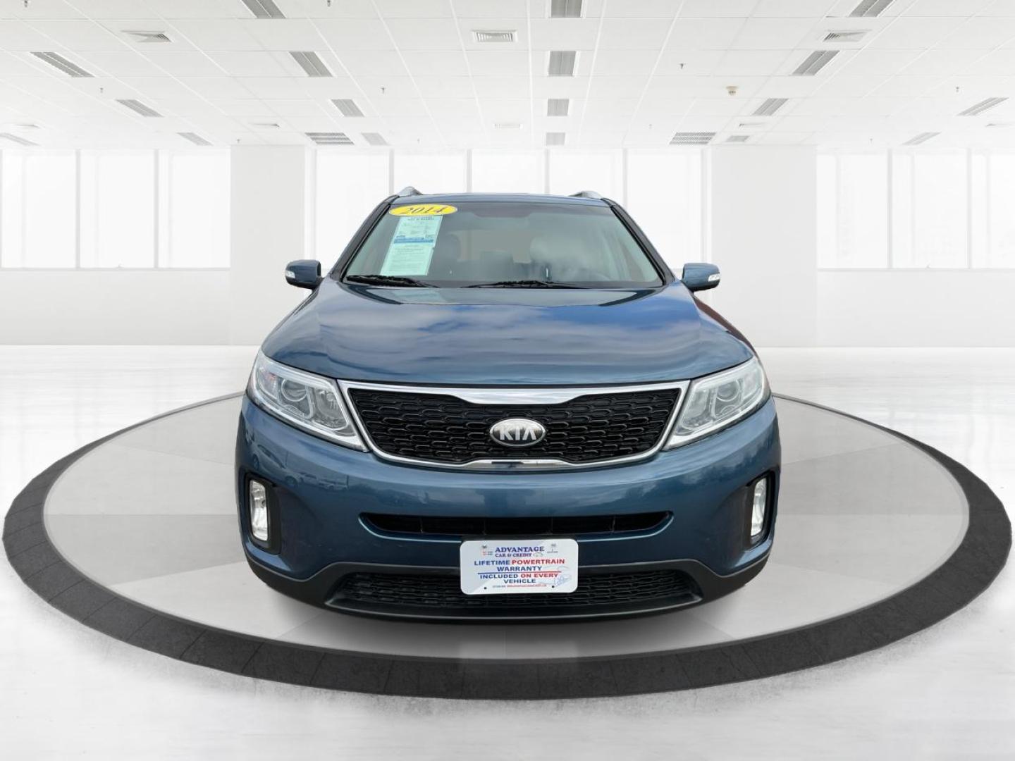 2014 Kia Sorento LX (5XYKT3A66EG) with an 2.4L I-4 gasoline direct injection engine, located at 880 E. National Road, Vandalia, OH, 45377, (937) 908-9800, 39.891918, -84.183594 - Photo#6