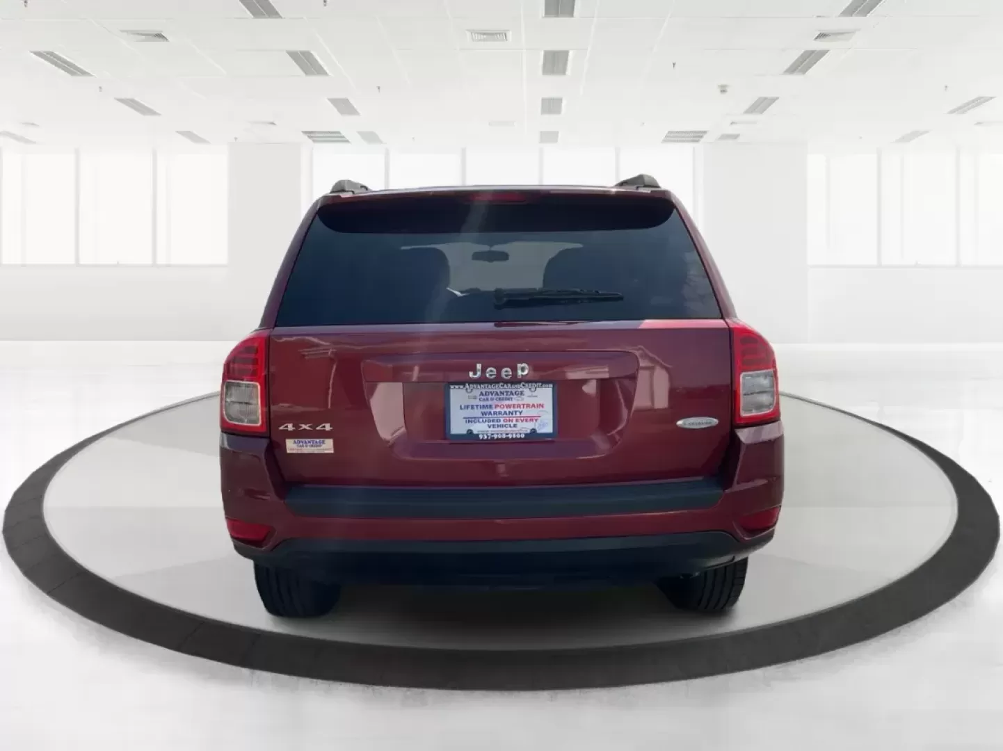 2013 Jeep Compass Latitude (1C4NJDEB6DD) with an 2.4L I-4 DOHC engine, located at 1184 Kauffman Ave, Fairborn, OH, 45324, (937) 908-9800, 39.807072, -84.030914 - Photo#2