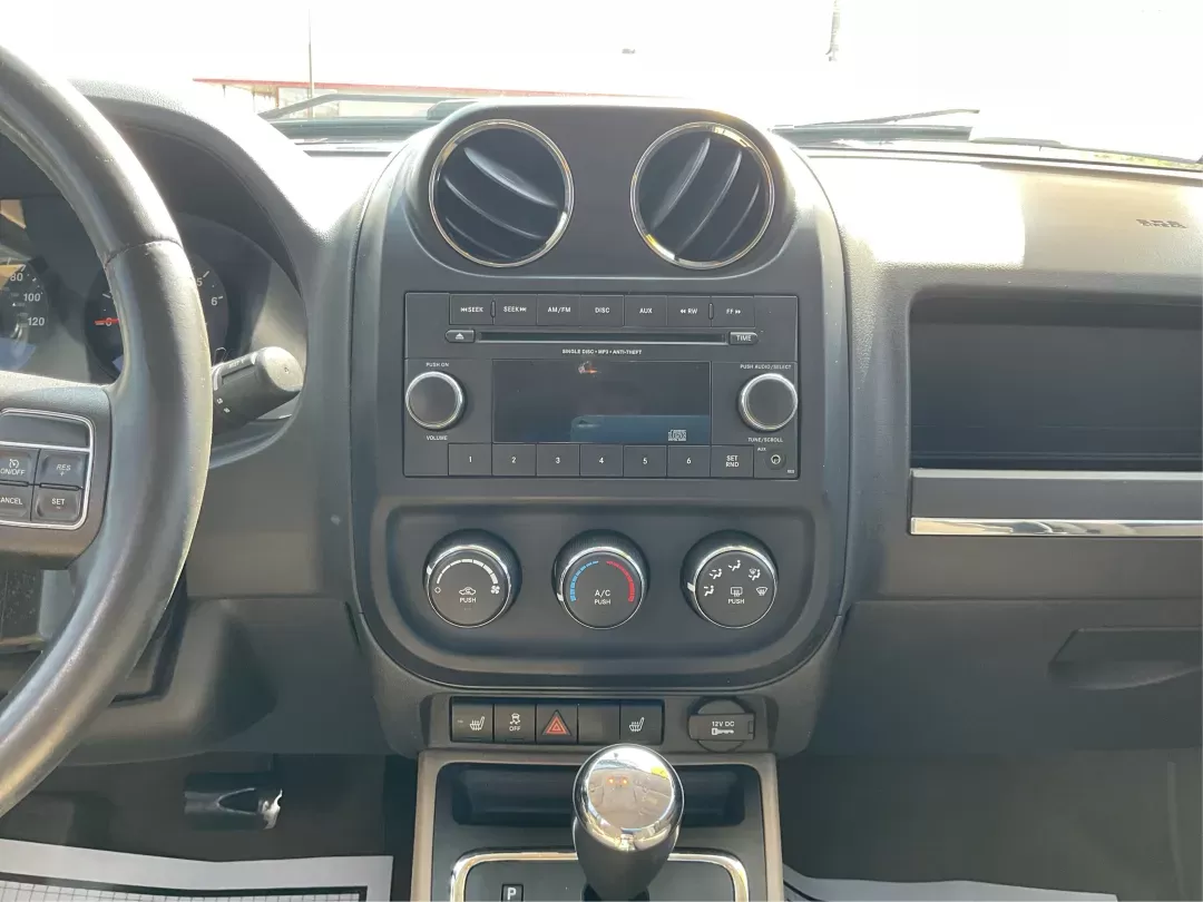 2013 Jeep Compass Latitude (1C4NJDEB6DD) with an 2.4L I-4 DOHC engine, located at 1184 Kauffman Ave, Fairborn, OH, 45324, (937) 908-9800, 39.807072, -84.030914 - Photo#12