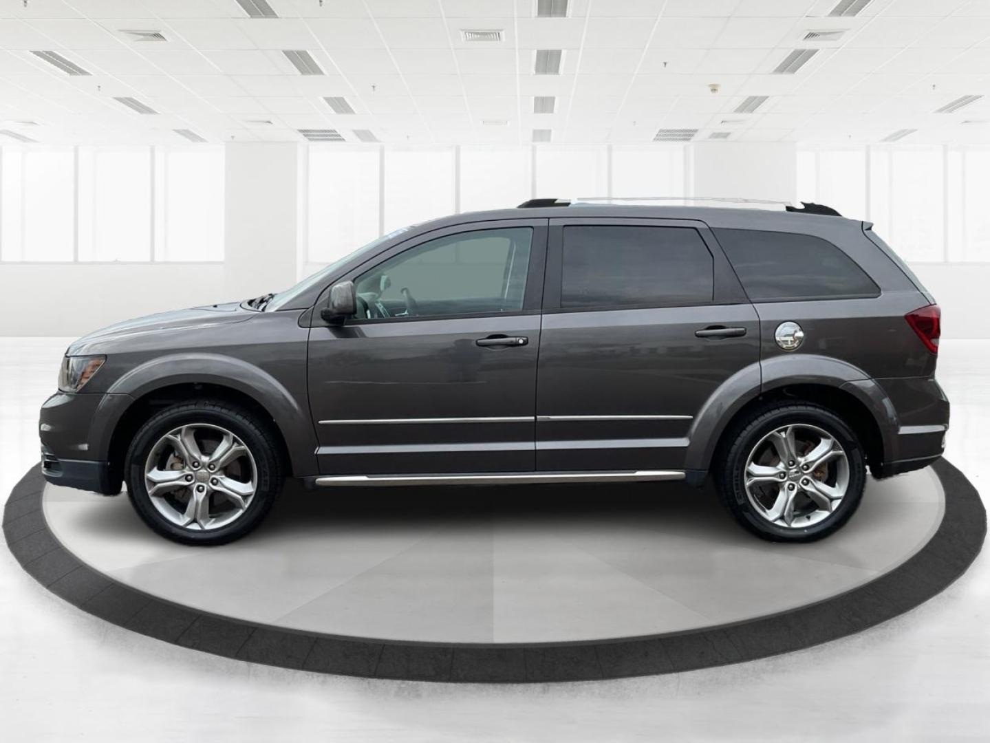 2017 Dodge Journey Crossroad (3C4PDCGB2HT) with an Pentastar 3.6L V-6 DOHC engine, located at 401 Woodman Dr, Riverside, OH, 45431, (937) 908-9800, 39.760899, -84.123421 - Photo#5