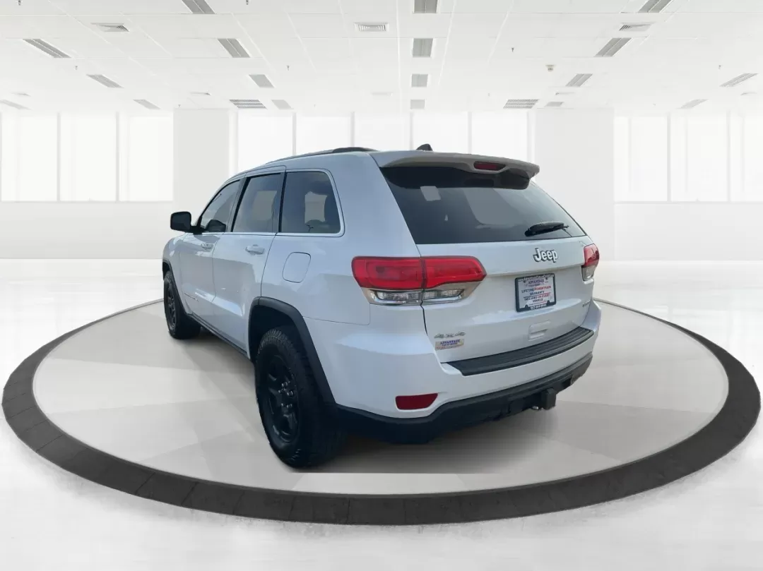 2014 Jeep Grand Cherokee Laredo (1C4RJFAGXEC) with an 3.6L V-6 DOHC engine, located at 1951 S Dayton Lakeview Rd., New Carlisle, OH, 45344, (937) 908-9800, 39.890999, -84.050255 - Photo#4
