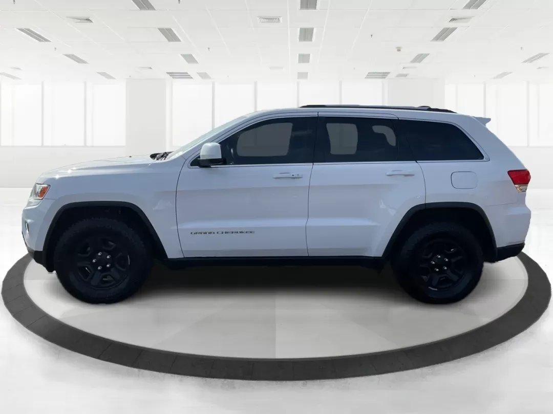 2014 Jeep Grand Cherokee Laredo (1C4RJFAGXEC) with an 3.6L V-6 DOHC engine, located at 1951 S Dayton Lakeview Rd., New Carlisle, OH, 45344, (937) 908-9800, 39.890999, -84.050255 - Photo#5