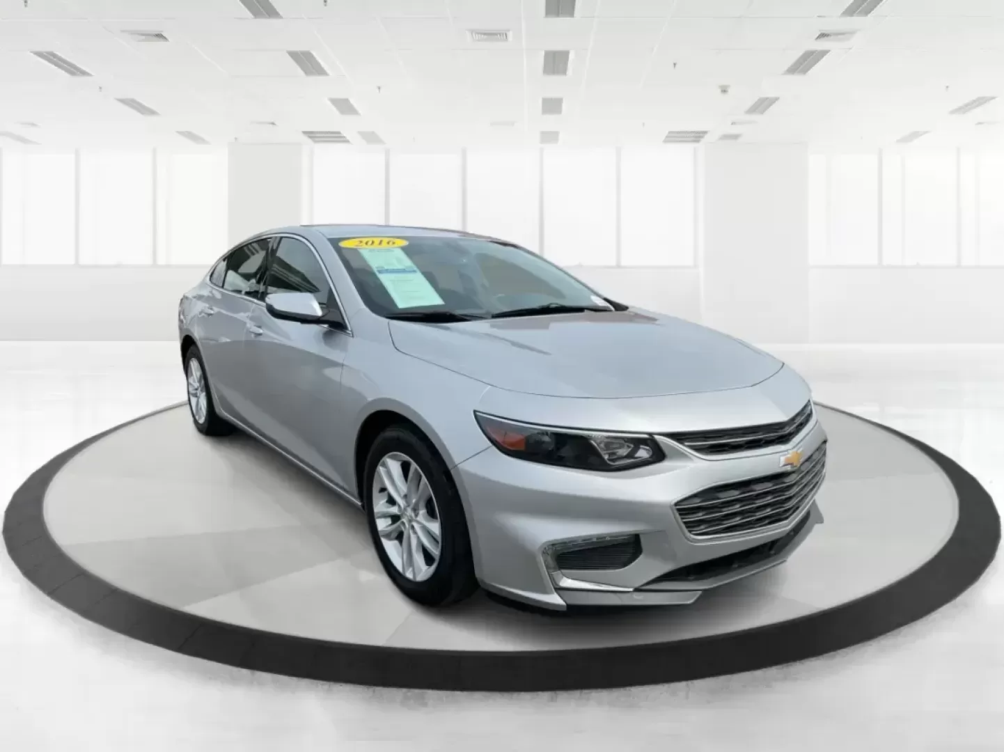 2016 Chevrolet Malibu 1LT (1G1ZE5ST4GF) with an ECOTEC 1.5L I-4 gasoline direct injection engine, located at 1184 Kauffman Ave, Fairborn, OH, 45324, (937) 908-9800, 39.807072, -84.030914 - Photo#0