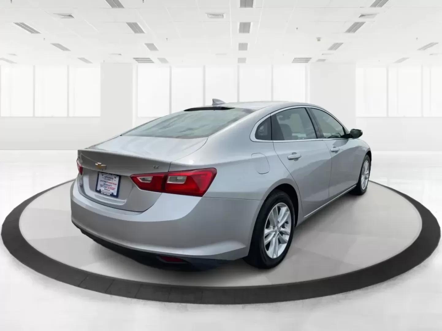 2016 Chevrolet Malibu 1LT (1G1ZE5ST4GF) with an ECOTEC 1.5L I-4 gasoline direct injection engine, located at 1184 Kauffman Ave, Fairborn, OH, 45324, (937) 908-9800, 39.807072, -84.030914 - Photo#2