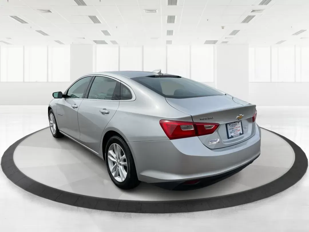 2016 Chevrolet Malibu 1LT (1G1ZE5ST4GF) with an ECOTEC 1.5L I-4 gasoline direct injection engine, located at 1184 Kauffman Ave, Fairborn, OH, 45324, (937) 908-9800, 39.807072, -84.030914 - Photo#5