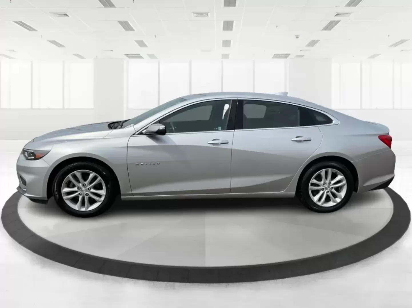 2016 Chevrolet Malibu 1LT (1G1ZE5ST4GF) with an ECOTEC 1.5L I-4 gasoline direct injection engine, located at 1184 Kauffman Ave, Fairborn, OH, 45324, (937) 908-9800, 39.807072, -84.030914 - Photo#5