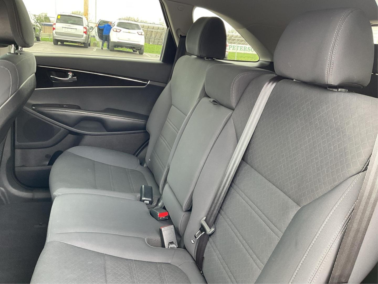 2016 Kia Sorento 2.4L LX (5XYPGDA32GG) with an 2.4L I-4 gasoline direct injection engine, located at 1184 Kauffman Ave, Fairborn, OH, 45324, (937) 908-9800, 39.807072, -84.030914 - Photo#9