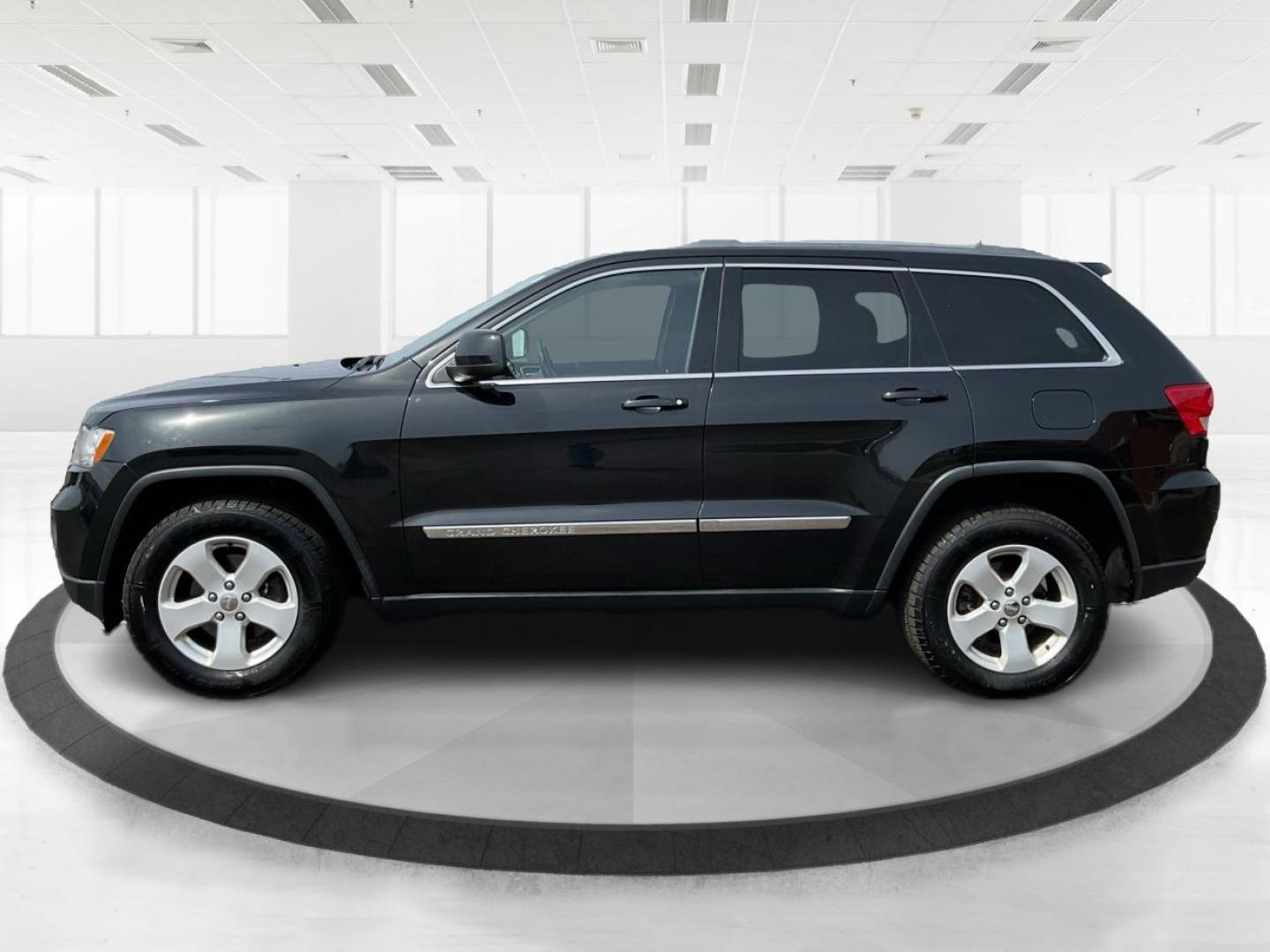 2012 Jeep Grand Cherokee Laredo (1C4RJFAG3CC) with an Other engine, located at 880 E. National Road, Vandalia, OH, 45377, (937) 908-9800, 39.891918, -84.183594 - Photo#5