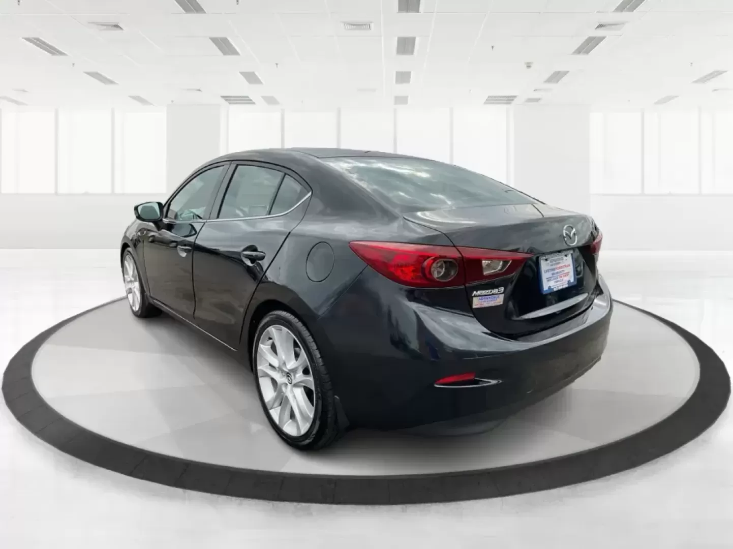 2016 Mazda MAZDA3 i Sport AT 4-Door (JM1BM1U74G1) with an 2.0L L4 DOHC 16V engine, 6-Speed Automatic transmission, located at 8750 N County Rd 25A, Piqua, OH, 45356, (937) 908-9800, 40.164391, -84.232513 - Photo#4