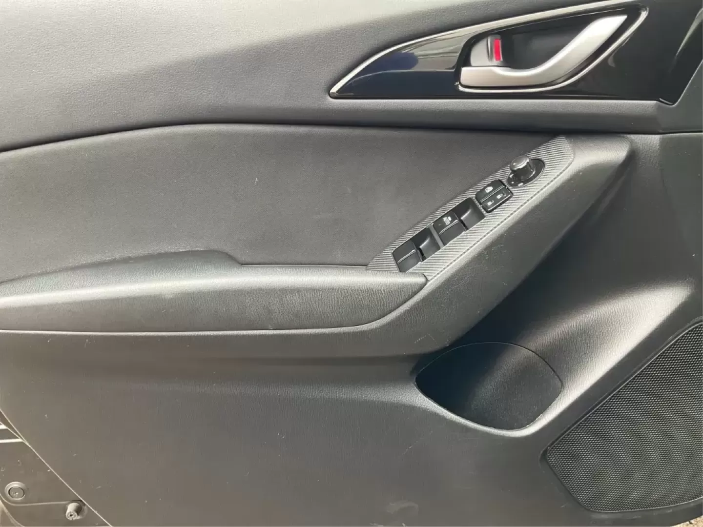 2016 Mazda MAZDA3 i Sport AT 4-Door (JM1BM1U74G1) with an 2.0L L4 DOHC 16V engine, 6-Speed Automatic transmission, located at 8750 N County Rd 25A, Piqua, OH, 45356, (937) 908-9800, 40.164391, -84.232513 - Photo#16