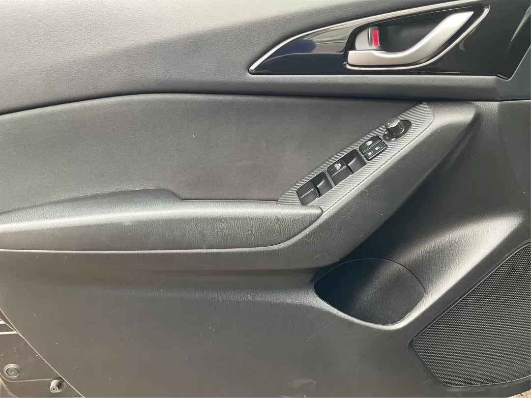 2016 Mazda MAZDA3 i Sport AT 4-Door (JM1BM1U74G1) with an 2.0L L4 DOHC 16V engine, 6-Speed Automatic transmission, located at 8750 N County Rd 25A, Piqua, OH, 45356, (937) 908-9800, 40.164391, -84.232513 - Photo#16