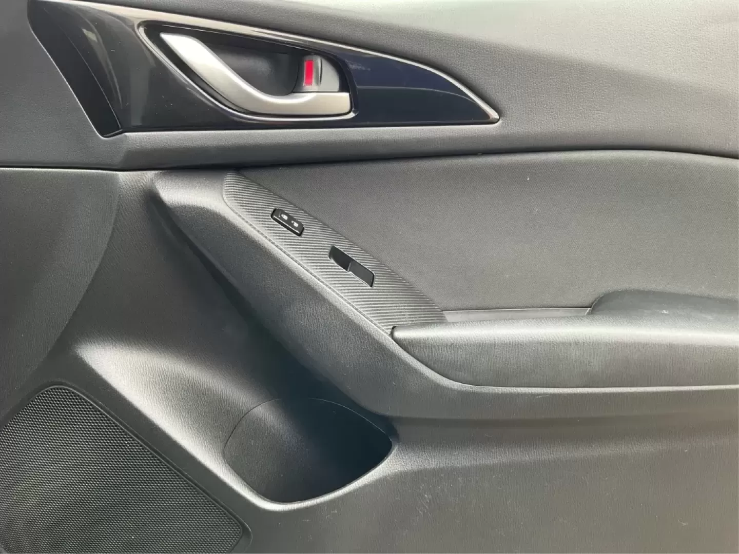 2016 Mazda MAZDA3 i Sport AT 4-Door (JM1BM1U74G1) with an 2.0L L4 DOHC 16V engine, 6-Speed Automatic transmission, located at 8750 N County Rd 25A, Piqua, OH, 45356, (937) 908-9800, 40.164391, -84.232513 - Photo#17