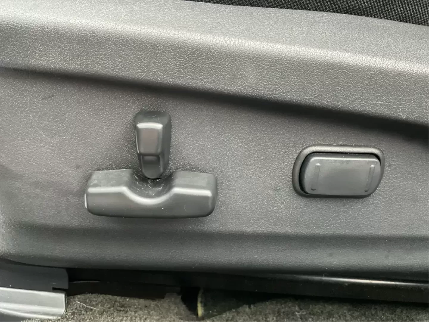 2014 Subaru Outback 2.5i Premium (4S4BRCDC0E3) with an 2.5L H-4 DOHC engine, located at 8750 N County Rd 25A, Piqua, OH, 45356, (937) 908-9800, 40.164391, -84.232513 - Photo#16
