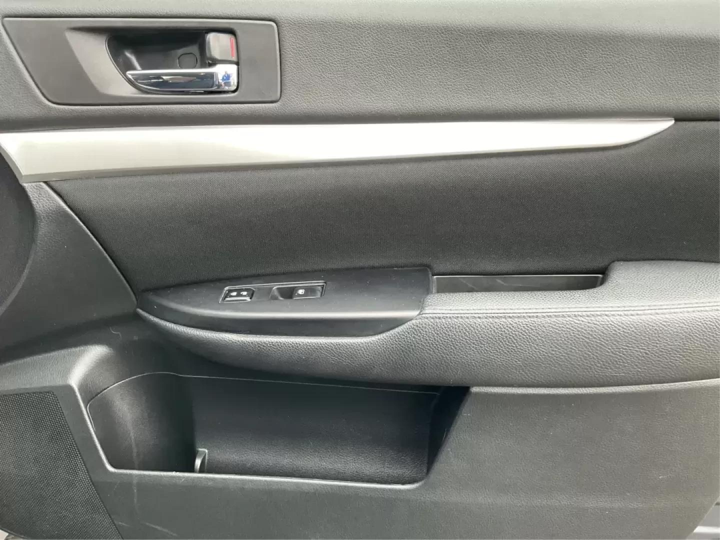 2014 Subaru Outback 2.5i Premium (4S4BRCDC0E3) with an 2.5L H-4 DOHC engine, located at 8750 N County Rd 25A, Piqua, OH, 45356, (937) 908-9800, 40.164391, -84.232513 - Photo#18