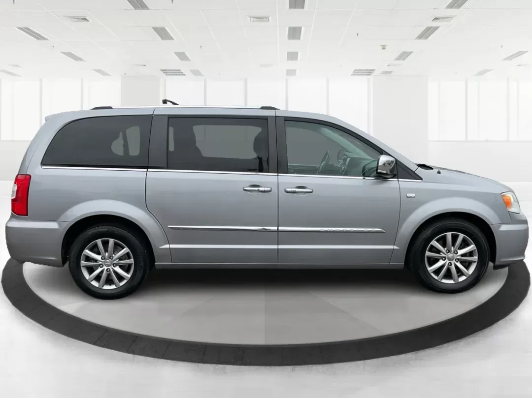 photo of 2014 Chrysler Town  and  Country Touring-L 30th Anniversary