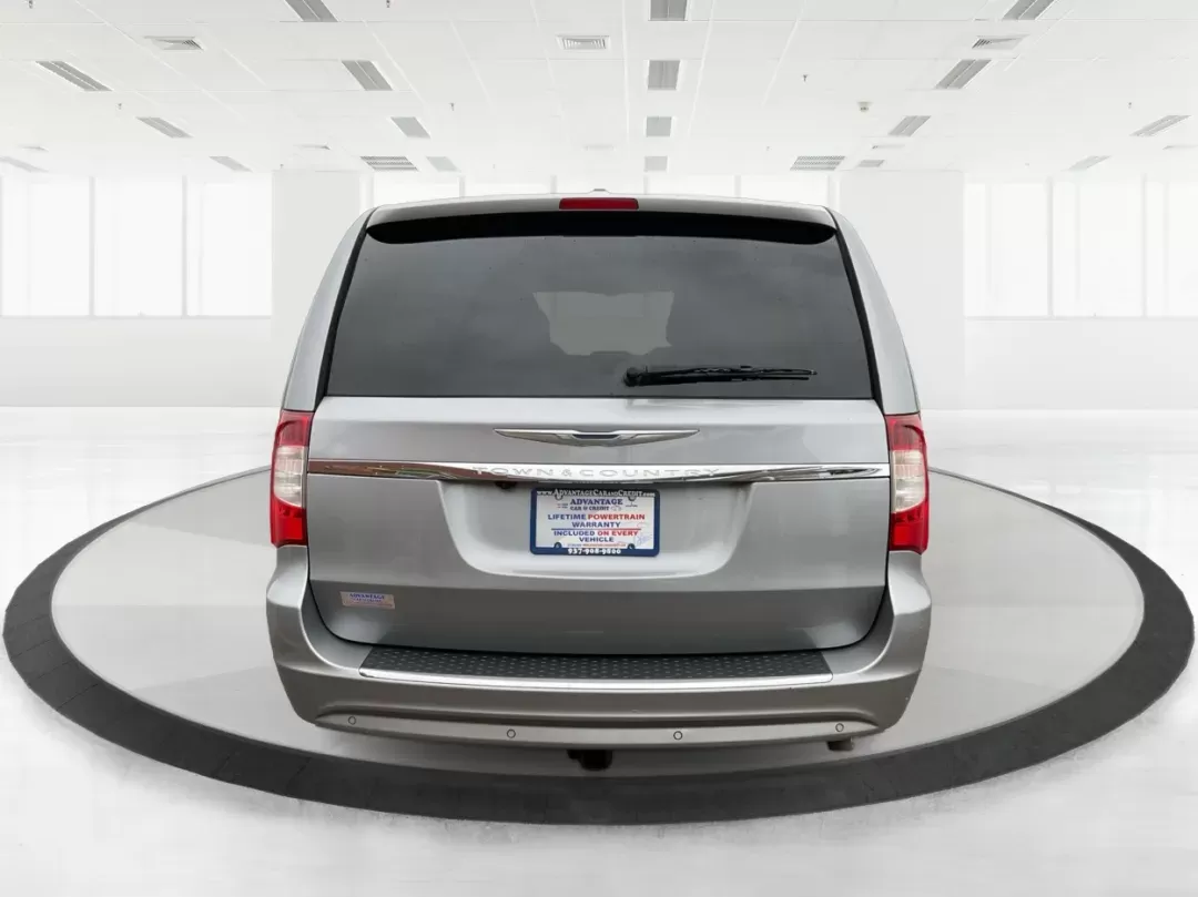 2014 Chrysler Town and Country Touring-L 30th Anniversary (2C4RC1CG7ER) with an Pentastar 3.6L V-6 DOHC engine, located at 1184 Kauffman Ave, Fairborn, OH, 45324, (937) 908-9800, 39.807072, -84.030914 - 2014 Chrysler Town and Country Touring-L 30th Anniversary - Photo#3