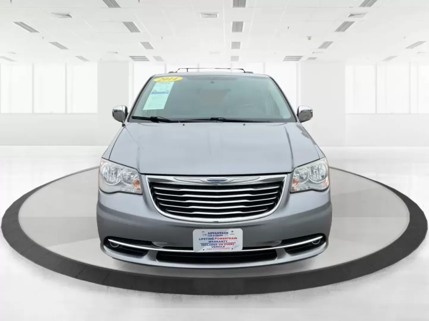 2014 Chrysler Town and Country Touring-L 30th Anniversary (2C4RC1CG7ER) with an Pentastar 3.6L V-6 DOHC engine, located at 1184 Kauffman Ave, Fairborn, OH, 45324, (937) 908-9800, 39.807072, -84.030914 - Photo#6