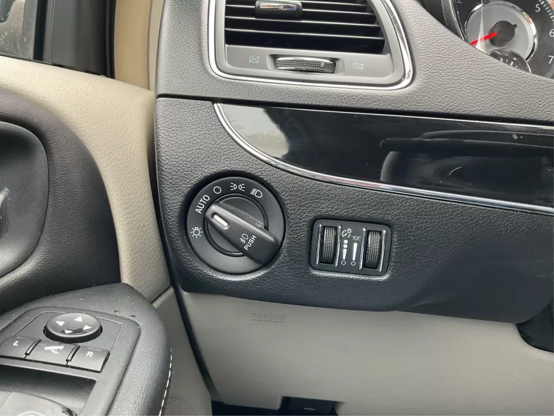 2014 Chrysler Town and Country Touring-L 30th Anniversary (2C4RC1CG7ER) with an Pentastar 3.6L V-6 DOHC engine, located at 1184 Kauffman Ave, Fairborn, OH, 45324, (937) 908-9800, 39.807072, -84.030914 - 2014 Chrysler Town and Country Touring-L 30th Anniversary - Photo#15