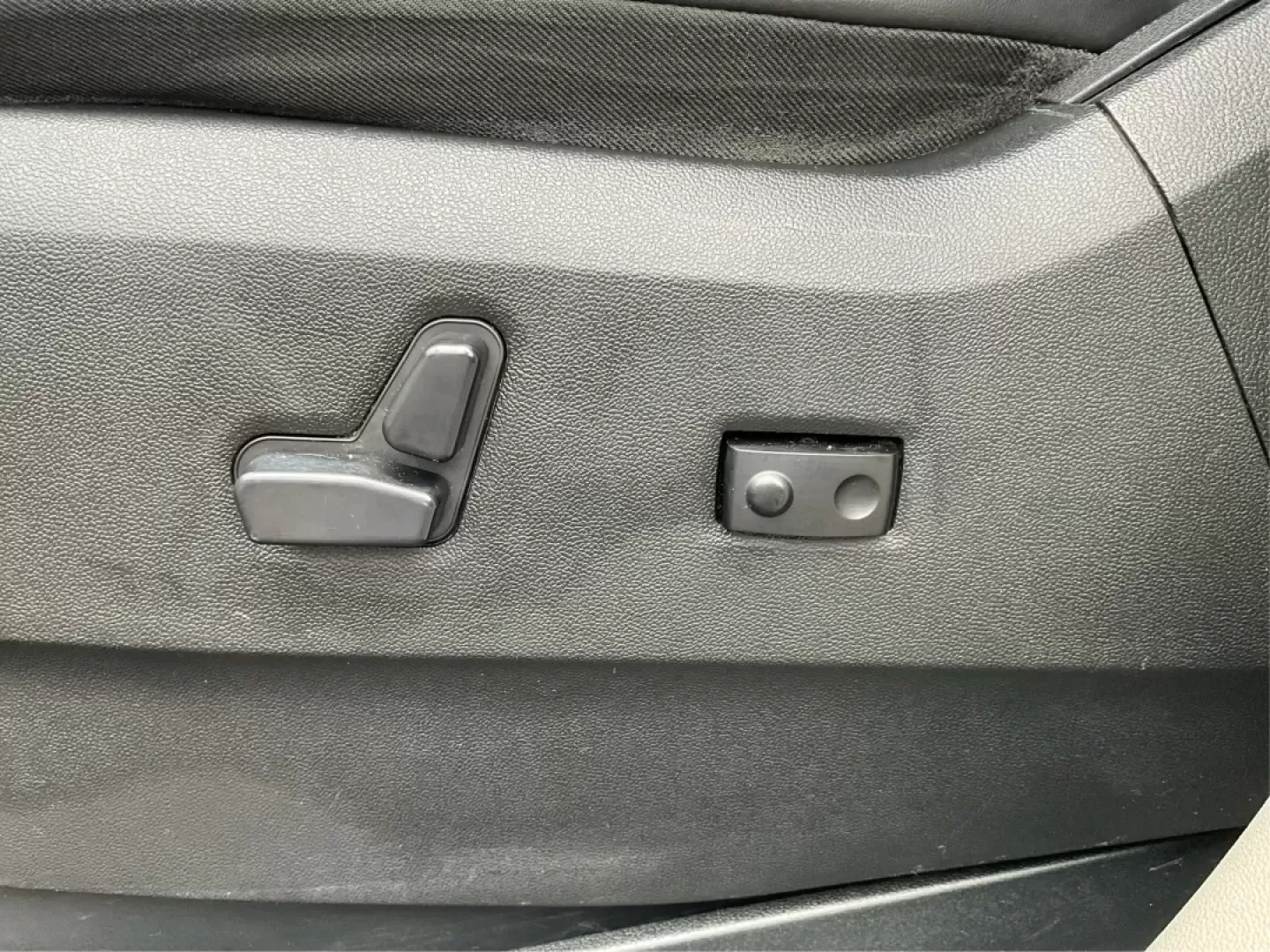 2014 Chrysler Town and Country Touring-L 30th Anniversary (2C4RC1CG7ER) with an Pentastar 3.6L V-6 DOHC engine, located at 1184 Kauffman Ave, Fairborn, OH, 45324, (937) 908-9800, 39.807072, -84.030914 - Photo#16