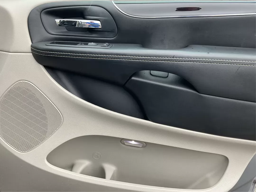 2014 Chrysler Town and Country Touring-L 30th Anniversary (2C4RC1CG7ER) with an Pentastar 3.6L V-6 DOHC engine, located at 1184 Kauffman Ave, Fairborn, OH, 45324, (937) 908-9800, 39.807072, -84.030914 - 2014 Chrysler Town and Country Touring-L 30th Anniversary - Photo#18