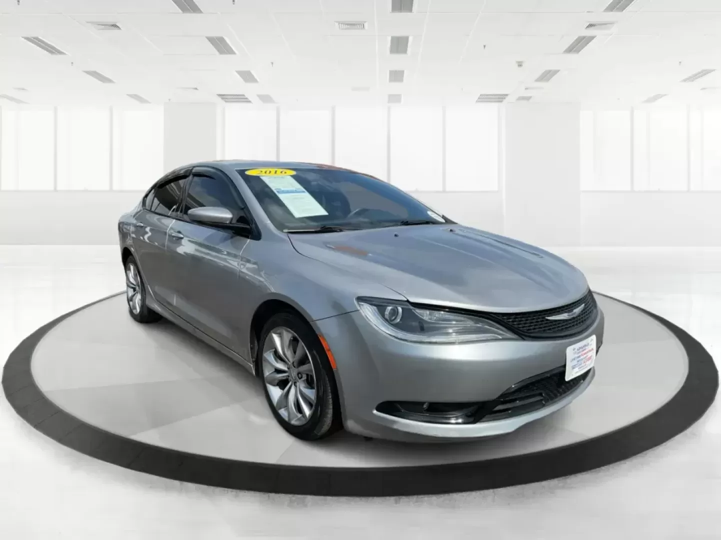 2016 Chrysler 200 S (1C3CCCDG8GN) with an Pentastar 3.6L V-6 DOHC engine, located at 401 Woodman Dr, Riverside, OH, 45431, (937) 908-9800, 39.760899, -84.123421 - Photo#0
