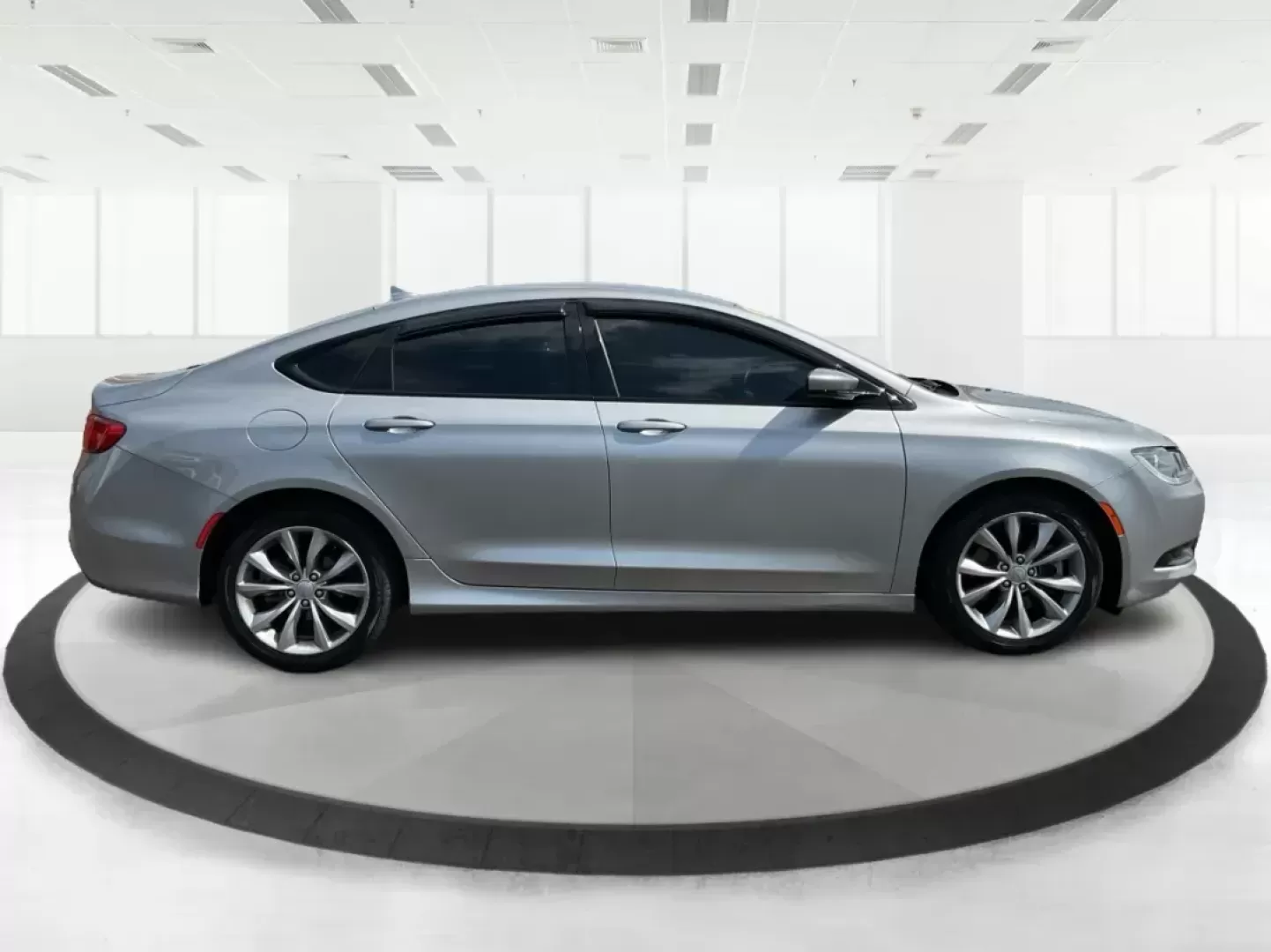 2016 Chrysler 200 S (1C3CCCDG8GN) with an Pentastar 3.6L V-6 DOHC engine, located at 401 Woodman Dr, Riverside, OH, 45431, (937) 908-9800, 39.760899, -84.123421 - Photo#1