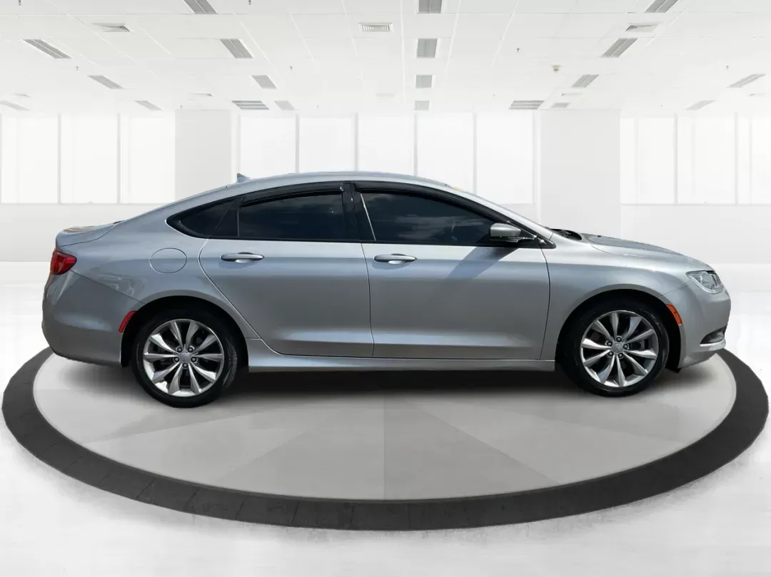 photo of 2016 Chrysler 200 S