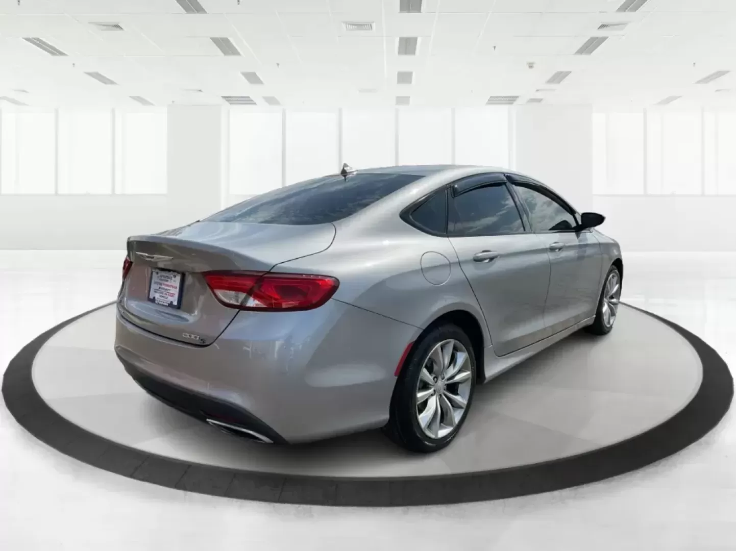 2016 Chrysler 200 S (1C3CCCDG8GN) with an Pentastar 3.6L V-6 DOHC engine, located at 401 Woodman Dr, Riverside, OH, 45431, (937) 908-9800, 39.760899, -84.123421 - Photo#2