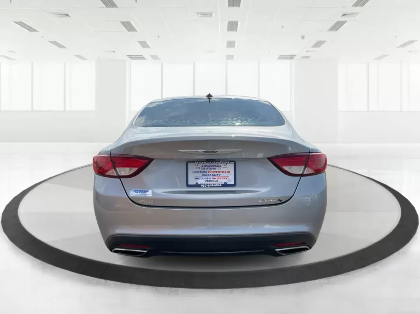2016 Chrysler 200 S (1C3CCCDG8GN) with an Pentastar 3.6L V-6 DOHC engine, located at 401 Woodman Dr, Riverside, OH, 45431, (937) 908-9800, 39.760899, -84.123421 - Photo#3