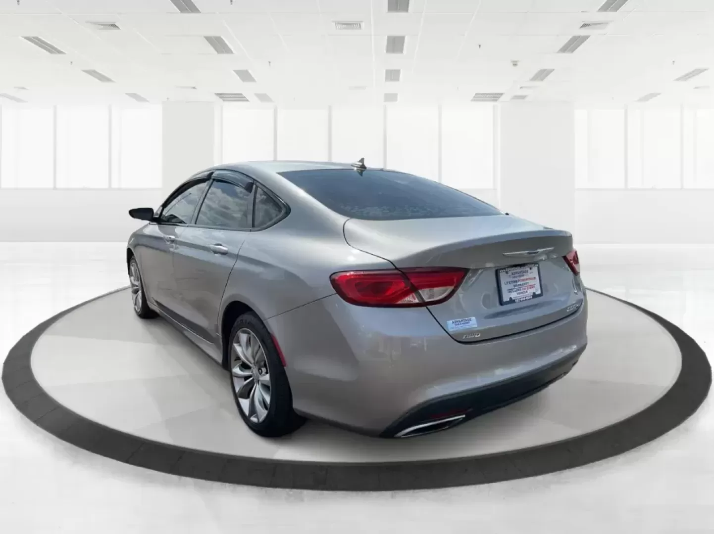 2016 Chrysler 200 S (1C3CCCDG8GN) with an Pentastar 3.6L V-6 DOHC engine, located at 401 Woodman Dr, Riverside, OH, 45431, (937) 908-9800, 39.760899, -84.123421 - Photo#4