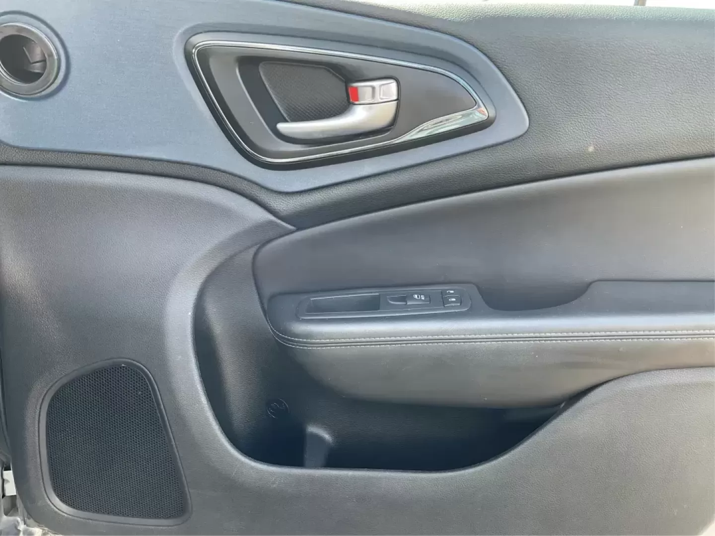 2016 Chrysler 200 S (1C3CCCDG8GN) with an Pentastar 3.6L V-6 DOHC engine, located at 401 Woodman Dr, Riverside, OH, 45431, (937) 908-9800, 39.760899, -84.123421 - Photo#18