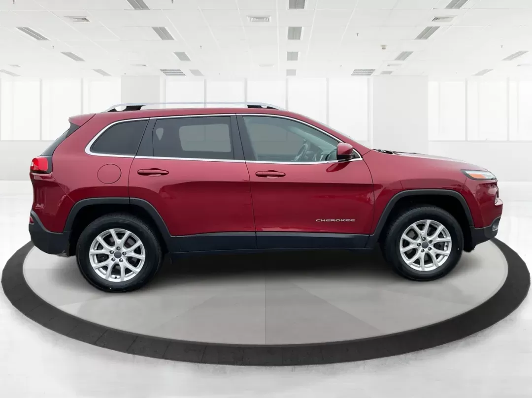photo of 2017 Jeep Cherokee Latitude 4x4
