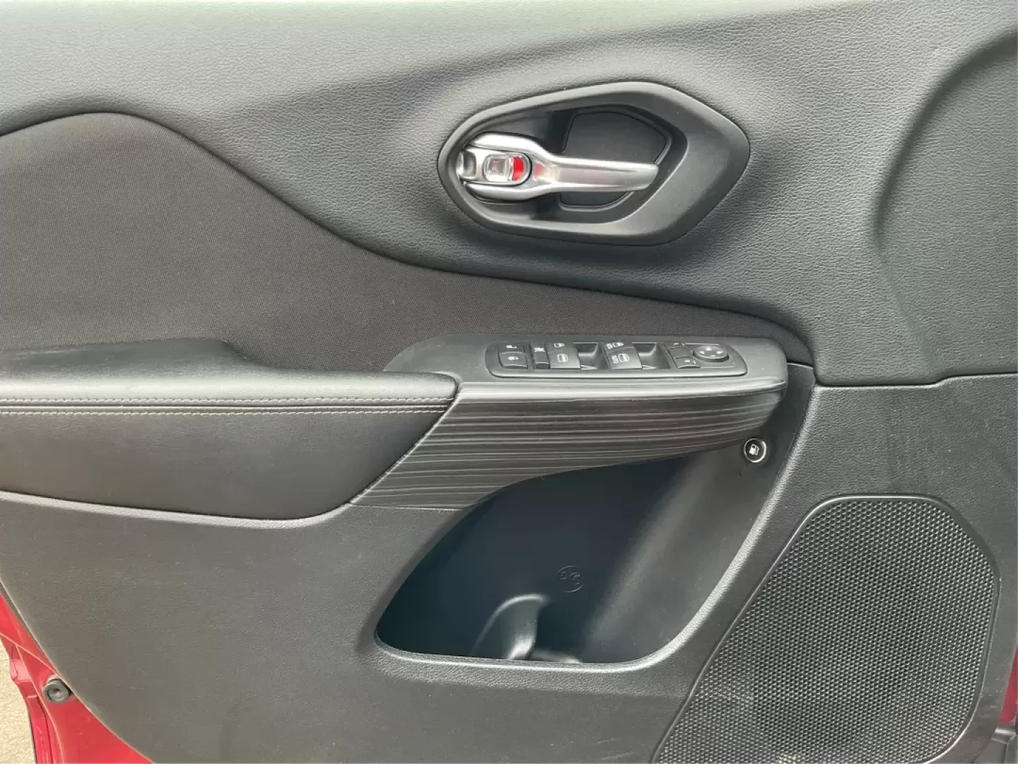 2017 Jeep Cherokee Latitude 4x4 (1C4PJMCB8HW) with an Pentastar 3.2L V-6 DOHC engine, located at 1099 N County Rd 25A, Troy, OH, 45373, (937) 908-9800, 40.057079, -84.212883 - Photo#17